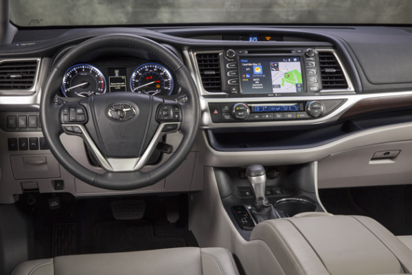 2014-Toyota-Highlander-Interior-1 - Guys Gab